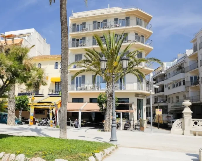 hotel-subur-sitges-oceanfront